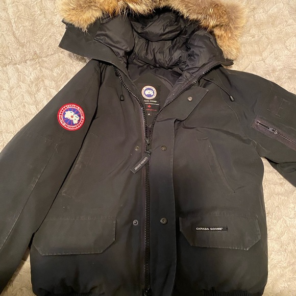 Authentic Men’s Canada Goose Parka - Picture 3 of 5